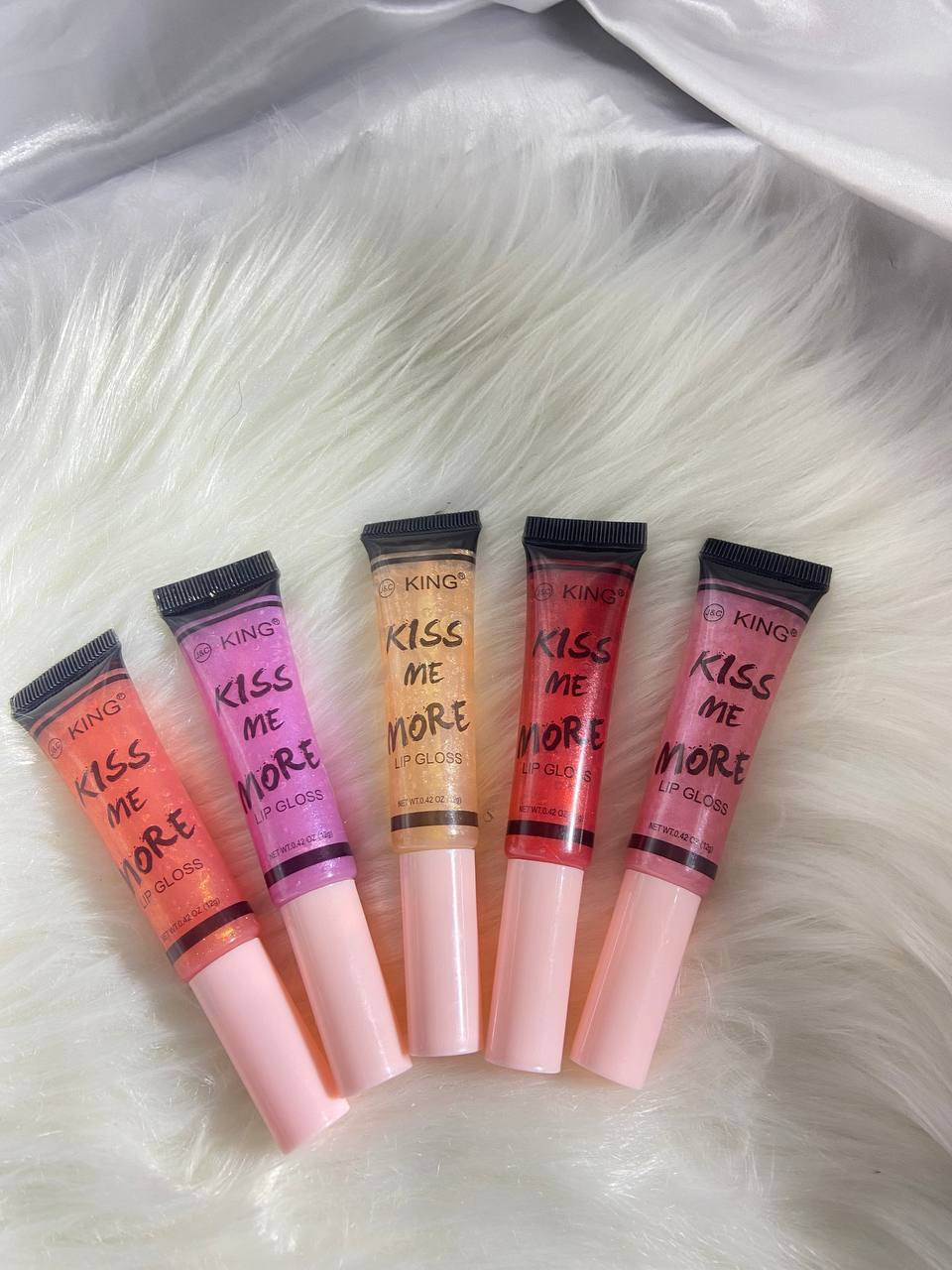 Kiss me more gloss